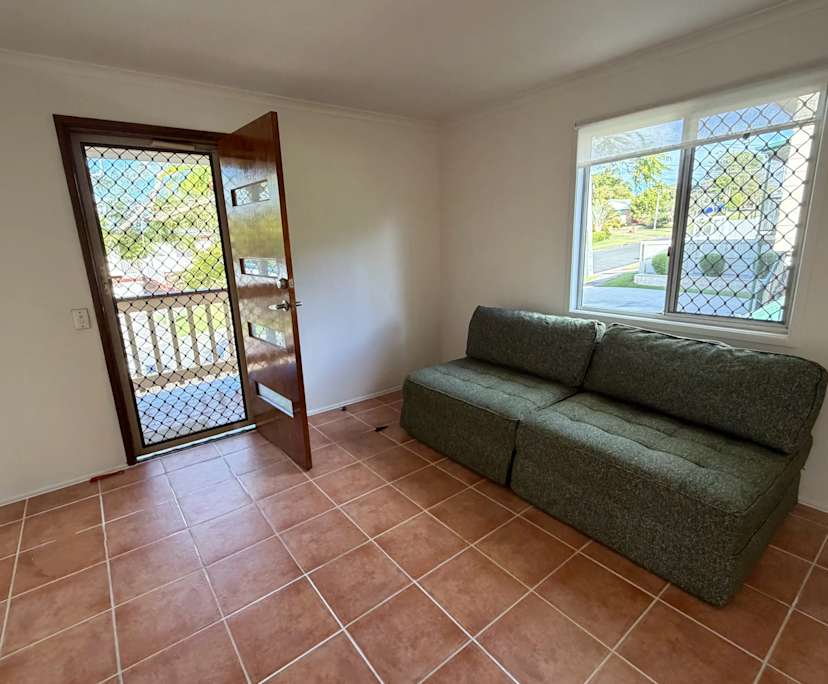 Room in a share house