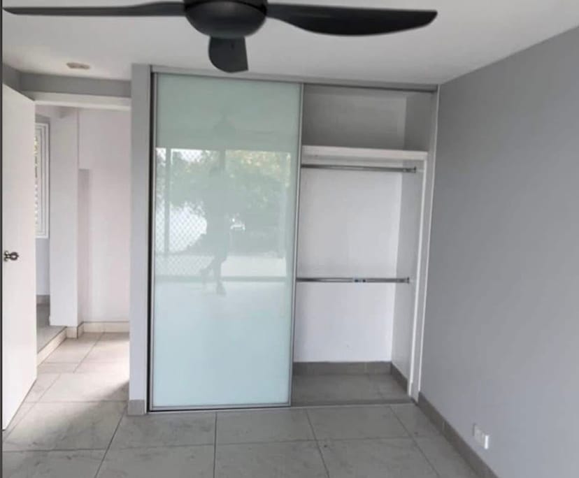 Room in a share house