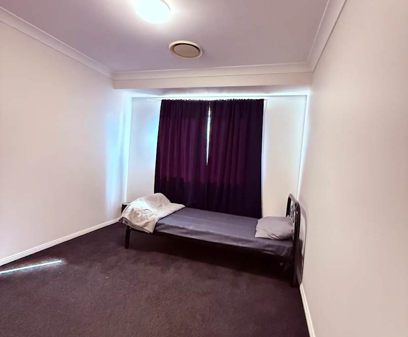 Room in a share house