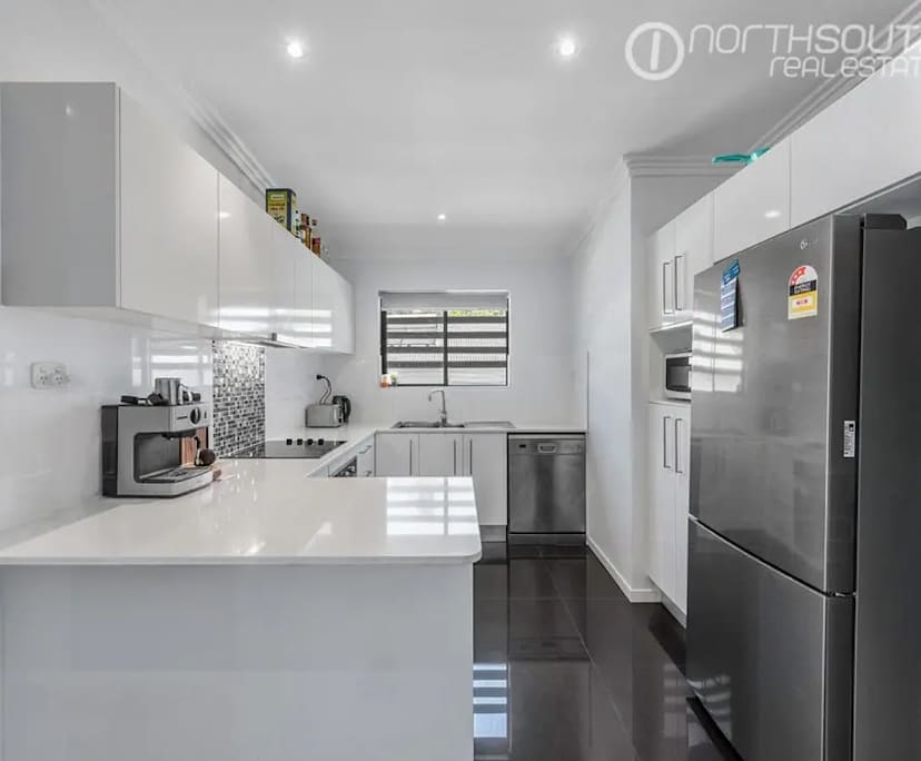 $200, Flatshare, 3 bathrooms, Yeronga QLD 4104