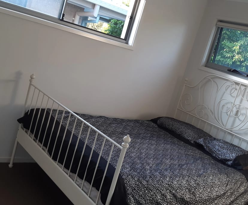 Furnished room in a flatshare