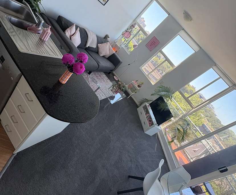 $780, 1-bed, 1 bathroom, Chippendale NSW 2008