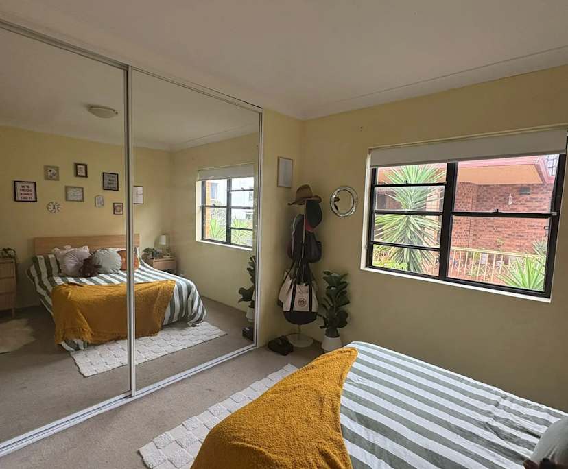 Furnished room in a flatshare