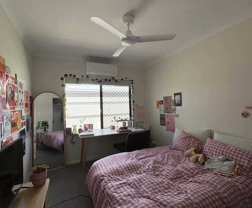 Unfurnished room in a share house