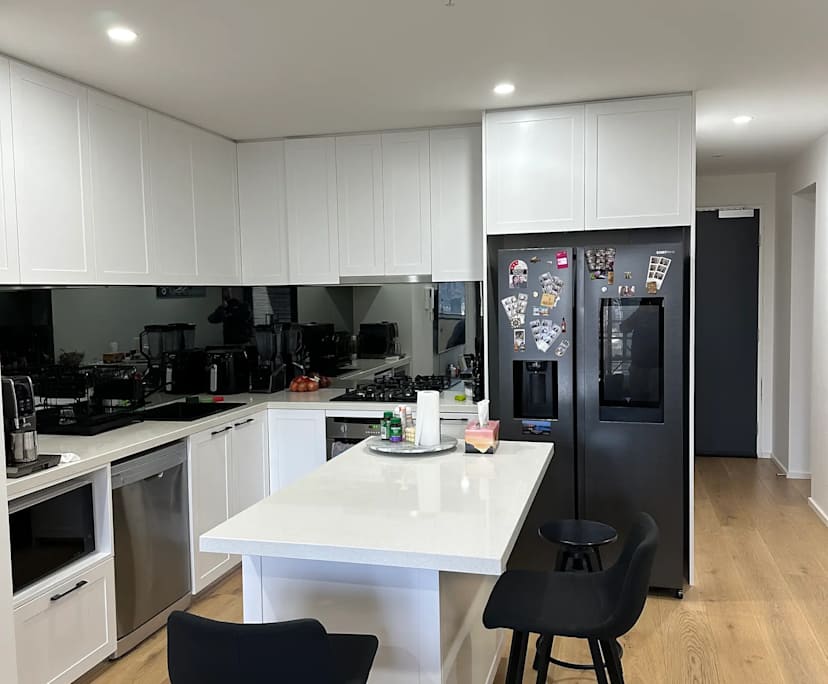 Furnished room with ensuite in a flatshare