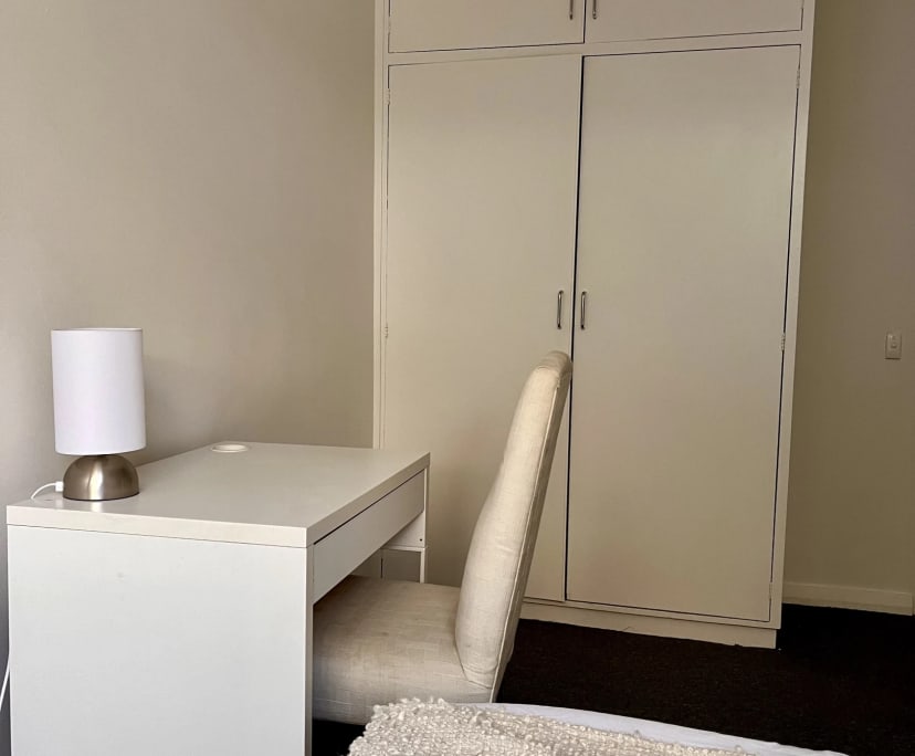 $390, Flatshare, 2 bathrooms, South Yarra VIC 3141