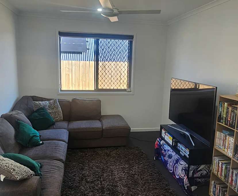 Room in a share house
