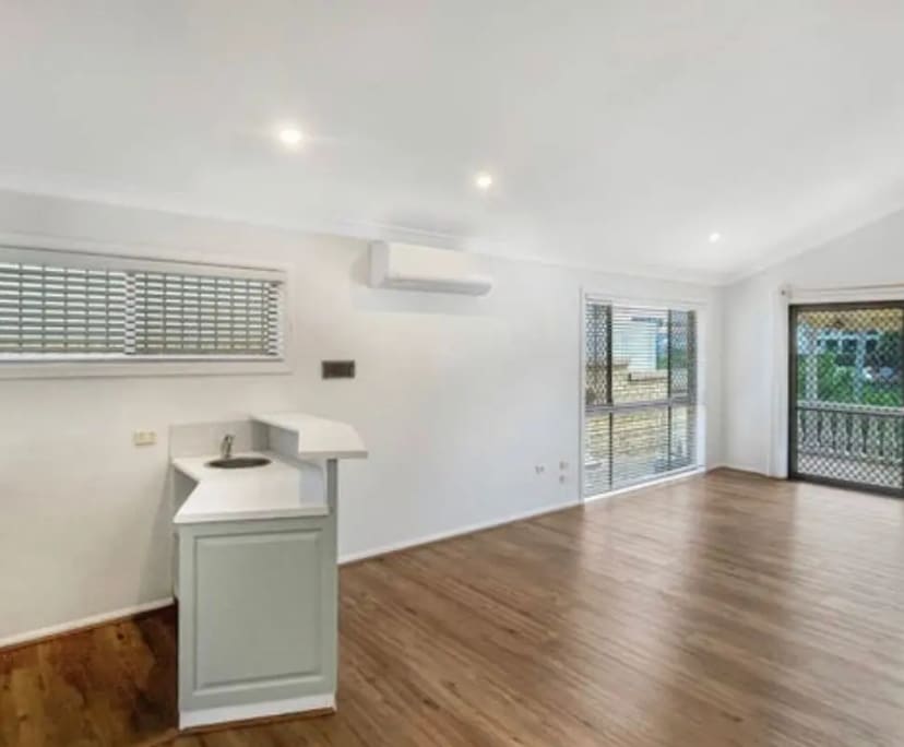 2 Rooms for Rent in Mermaid Waters, Gold Coast 27...