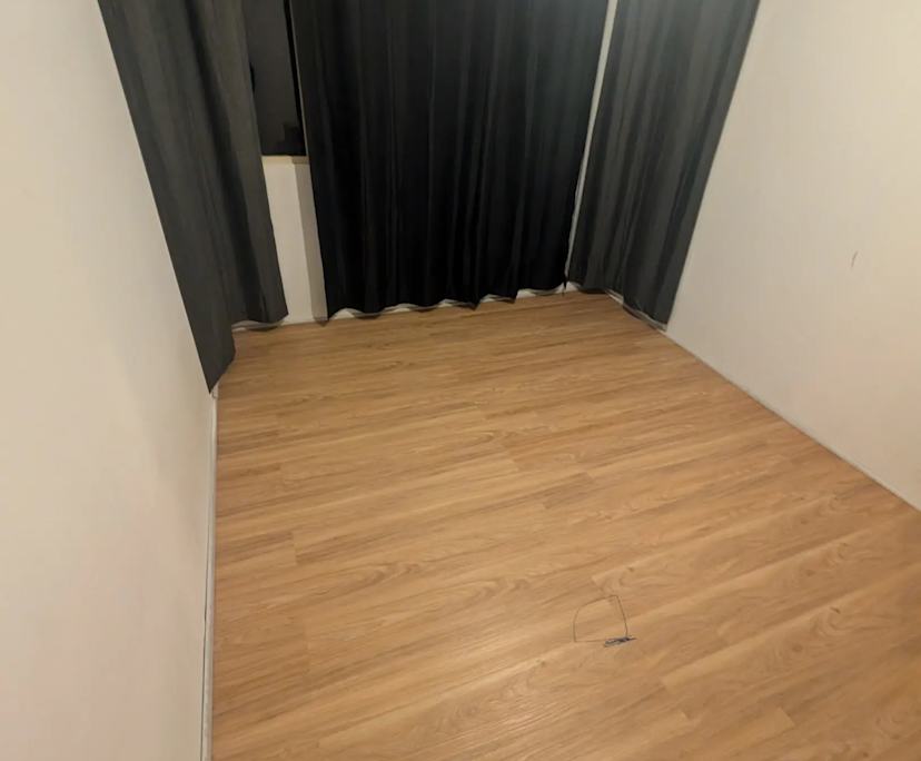 Room in a share house
