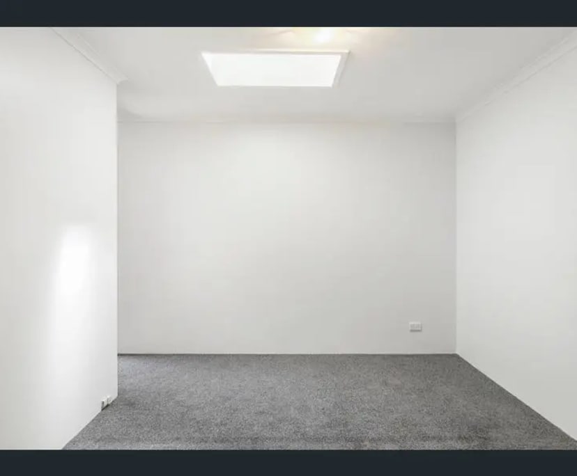 Furnished room in a flatshare