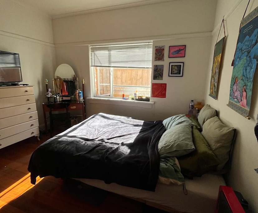 Furnished room in a share house