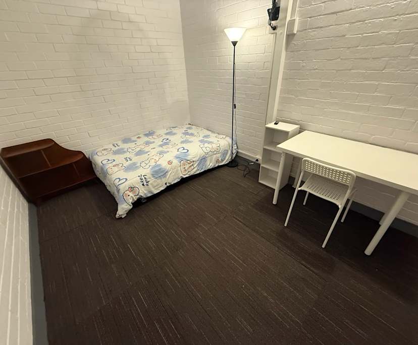 Room in a share house