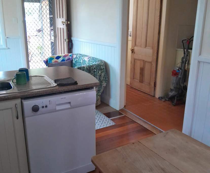 $350, Share-house, 3 bathrooms, Hamilton South NSW 2303