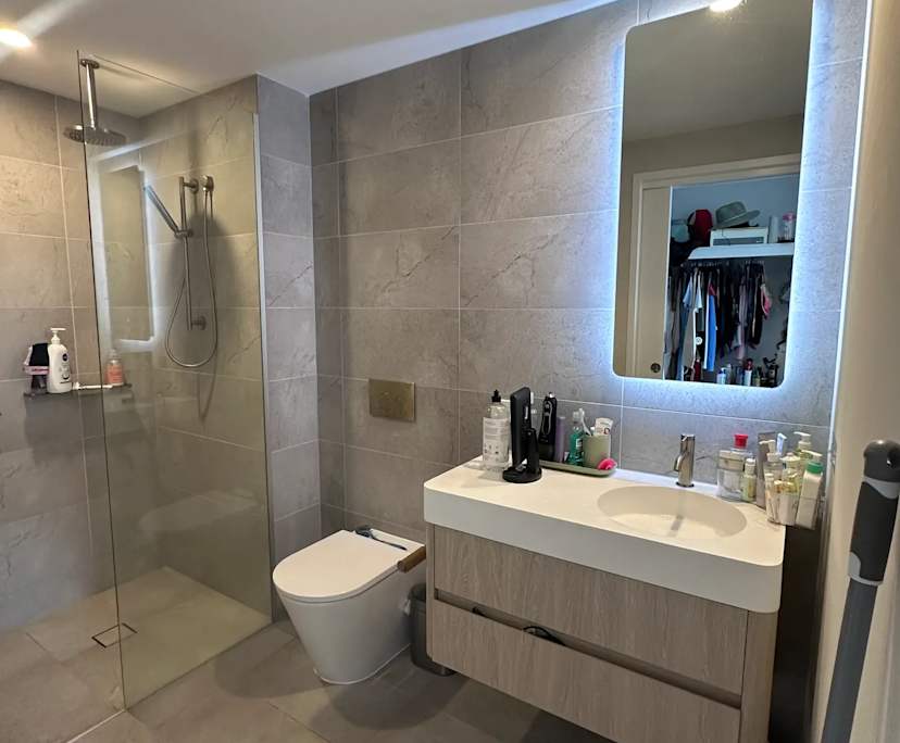 $600, Flatshare, 2 bathrooms, Hope Island QLD 4212