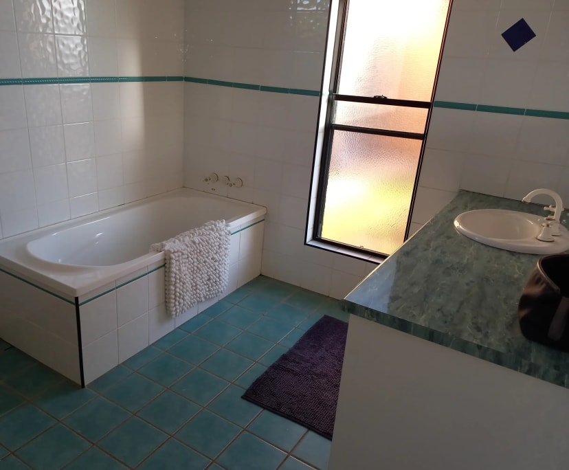 $270, Share-house, 3 bathrooms, Southside QLD 4570