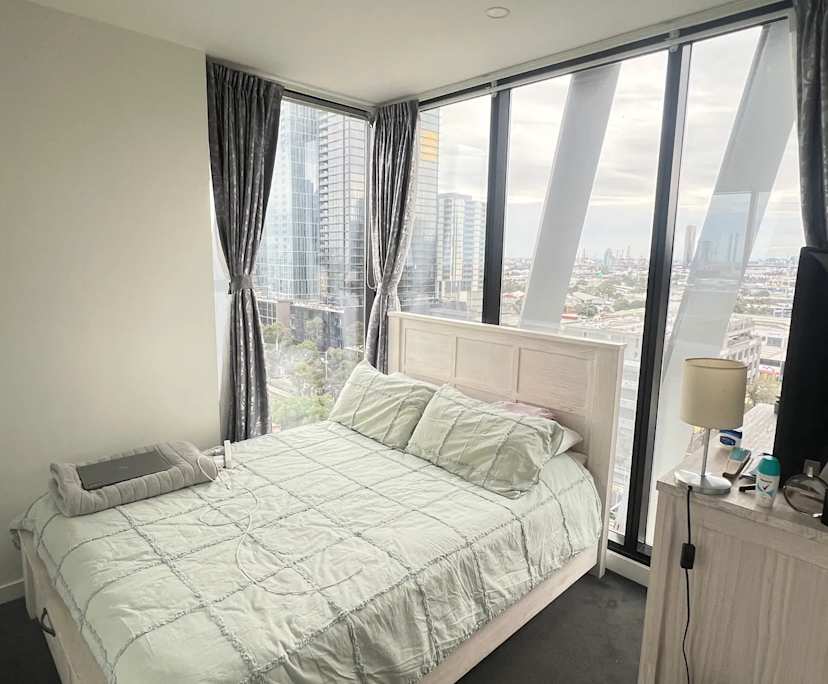 Unfurnished room with own bathroom