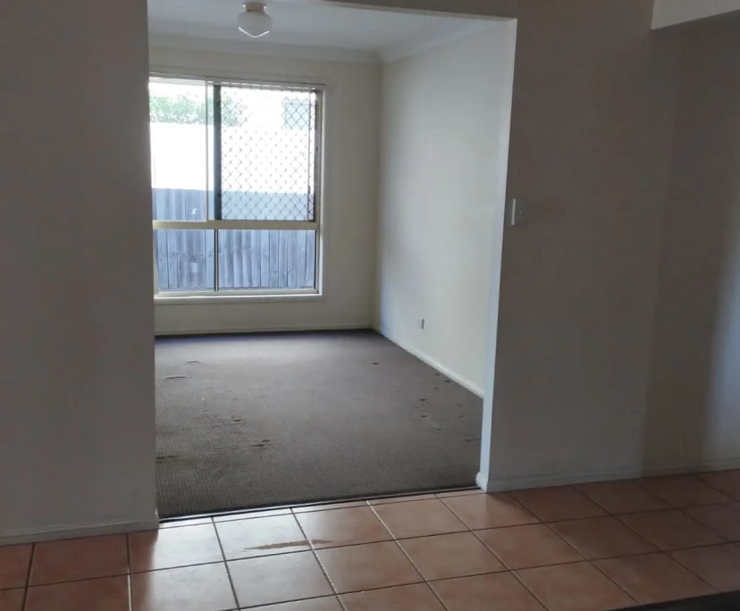 Room for Rent in Oxley, Brisbane 325, Unfurnished...