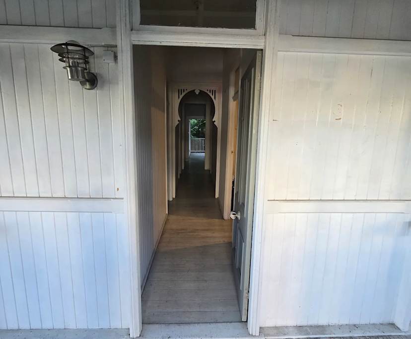 Room in a share house