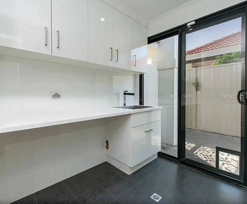 $300, Share-house, 4 bathrooms, Saint James WA 6102