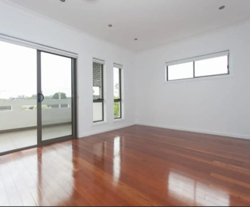 Room in a share house