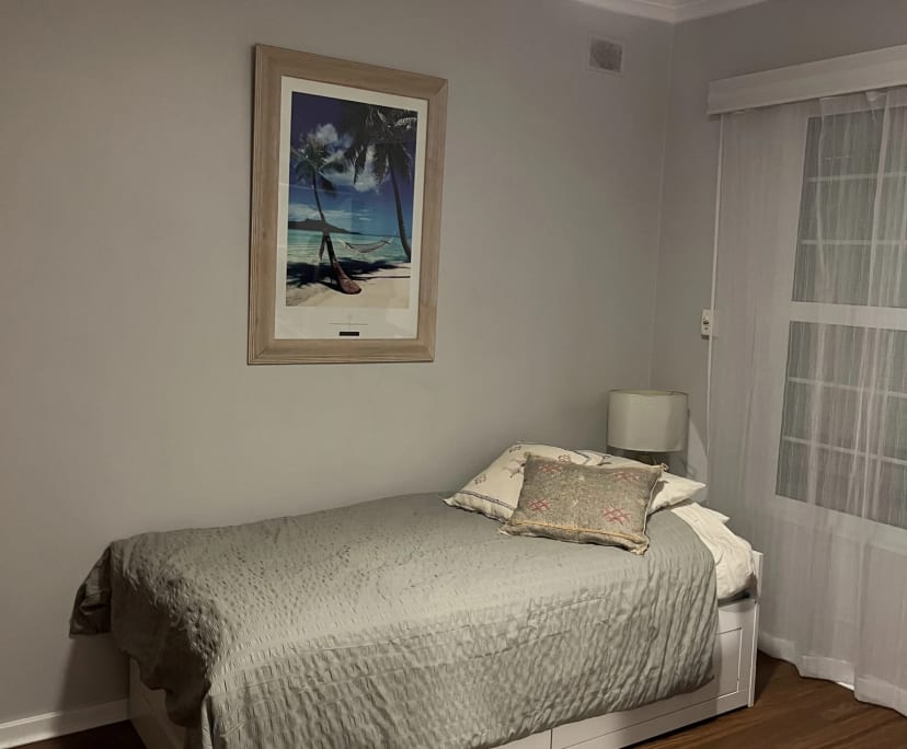 Furnished room in a flatshare