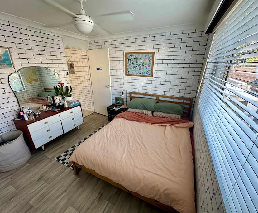 $300, Flatshare, 3 bathrooms, Palm Beach QLD 4221