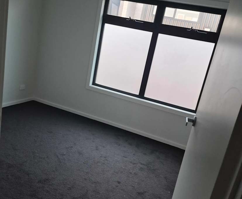 $300, Share-house, 2 bathrooms, Coombs ACT 2611