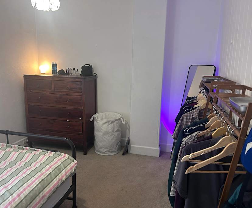 Room in a share house