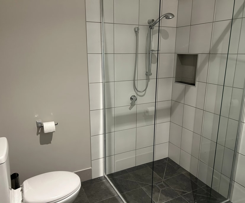 $390, Share-house, 4 bathrooms, Highgate Hill QLD 4101