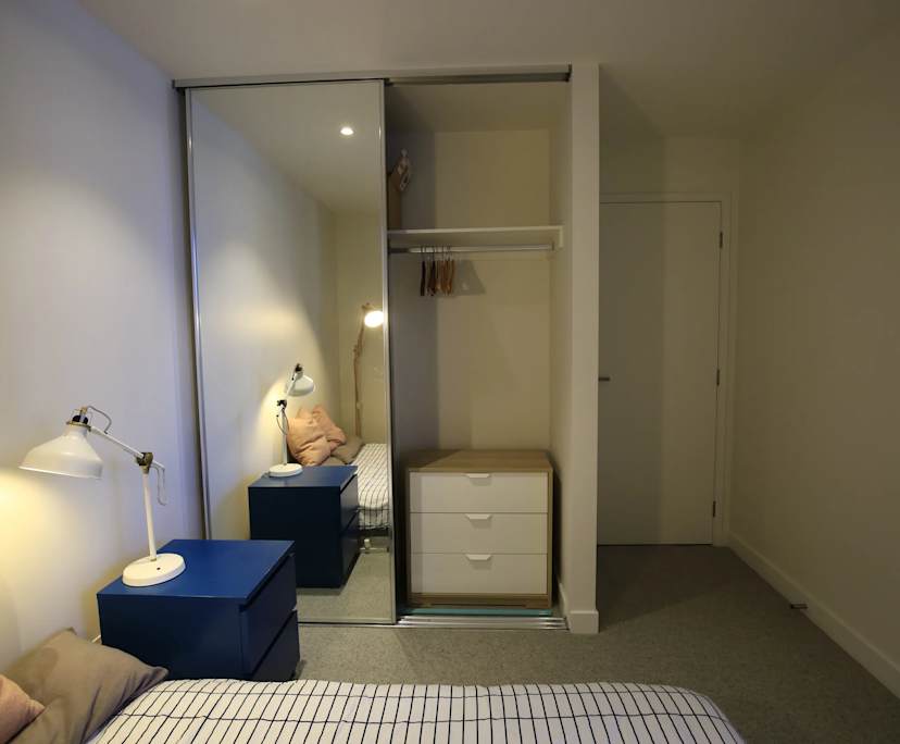 Furnished room in a flatshare