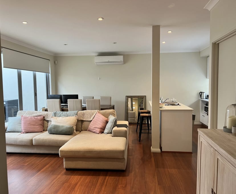 $350, Share-house, 3 bathrooms, Doubleview WA 6018