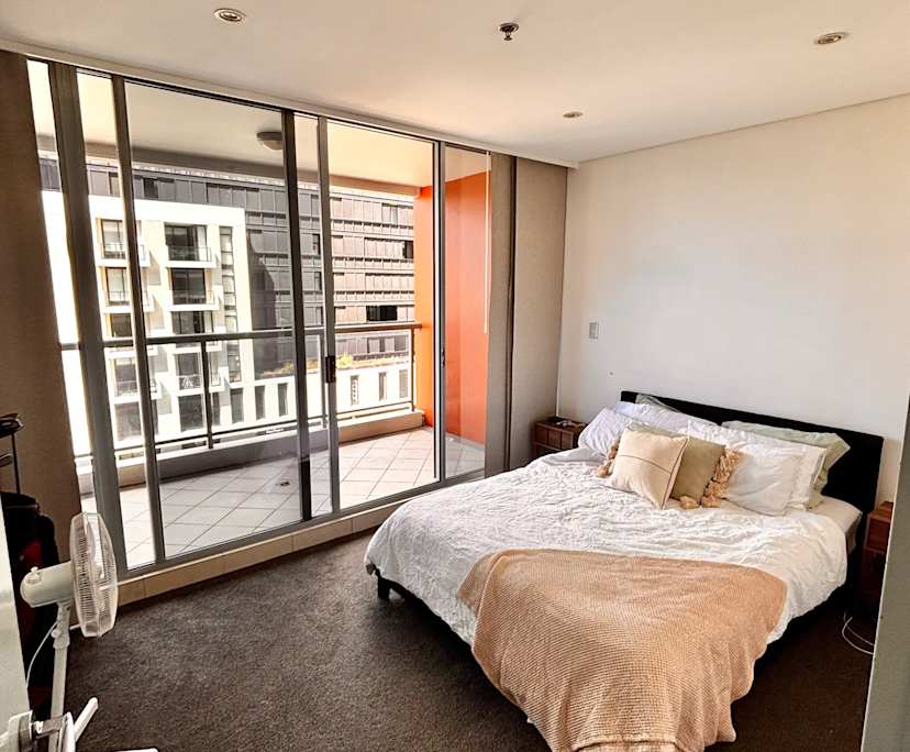 $900, 1-bed, 1 bathroom, Waterloo NSW 2017