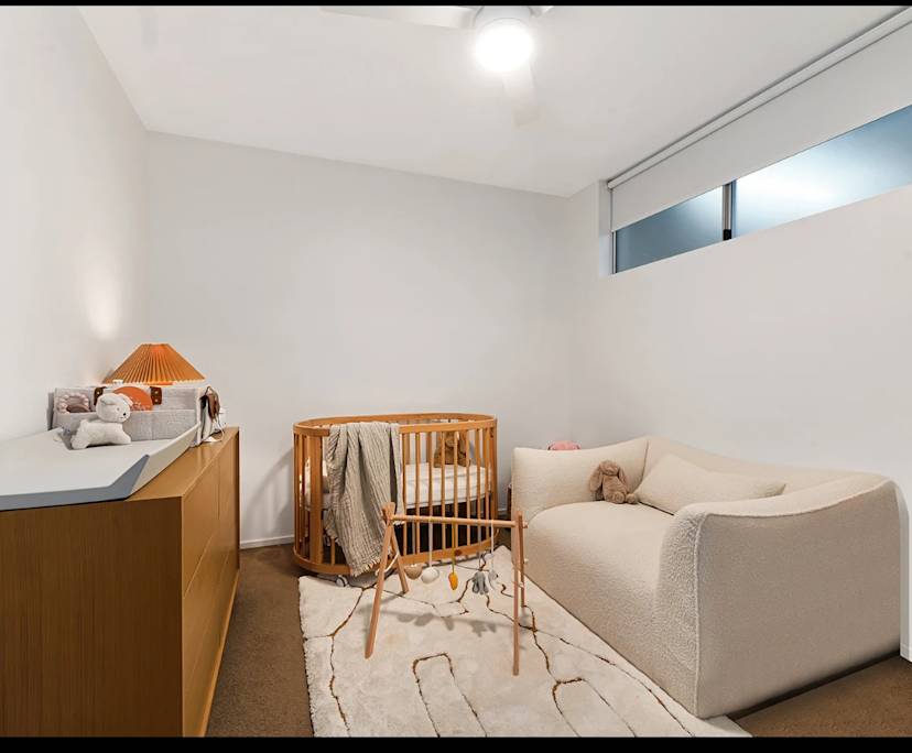 Unfurnished room in a flatshare