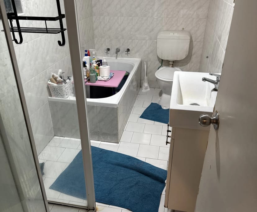 Furnished room in a flatshare