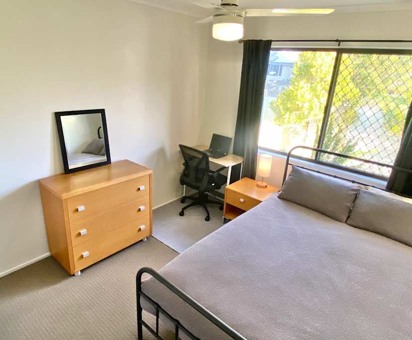 Room in a share house