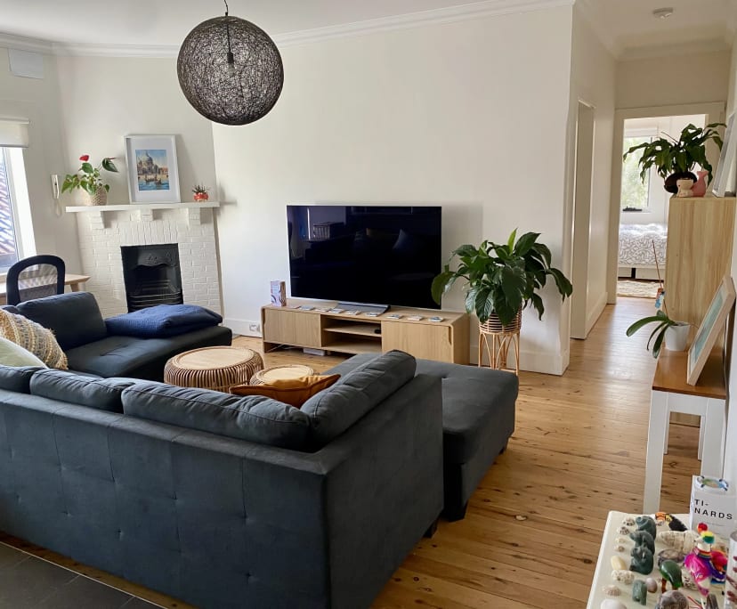 Furnished room in a flatshare
