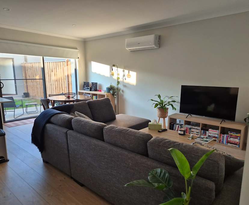 Unfurnished room with own bathroom