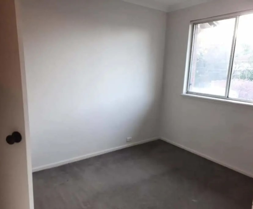 Unfurnished room in a flatshare