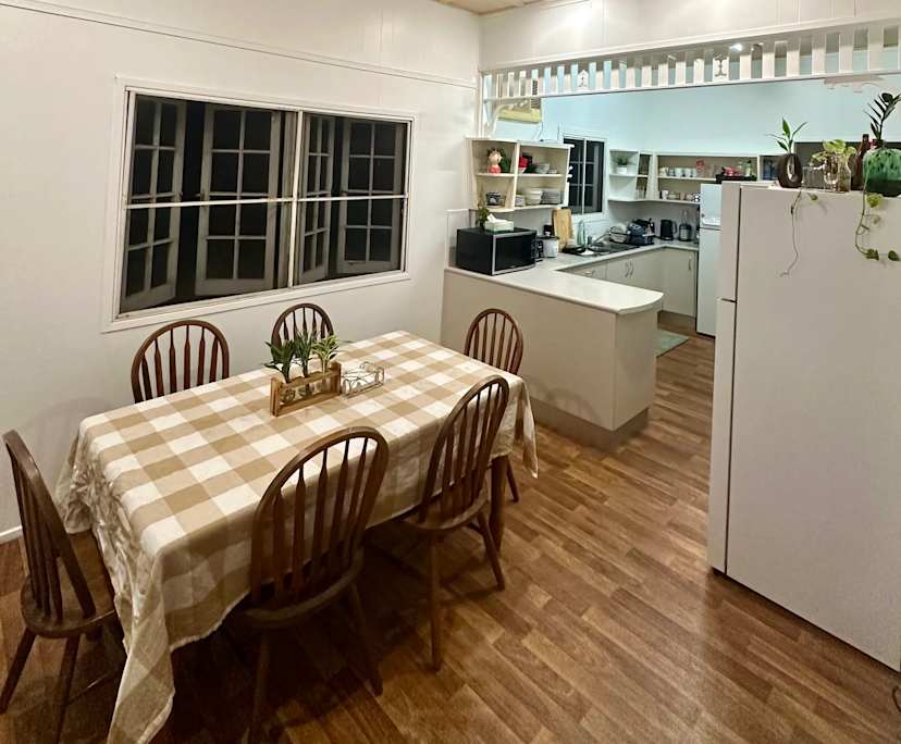 $220, Share-house, 6 bathrooms, Cairns North QLD 4870