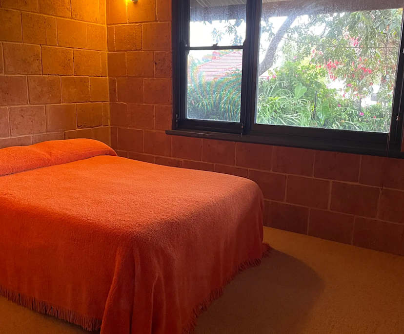 Room in a share house