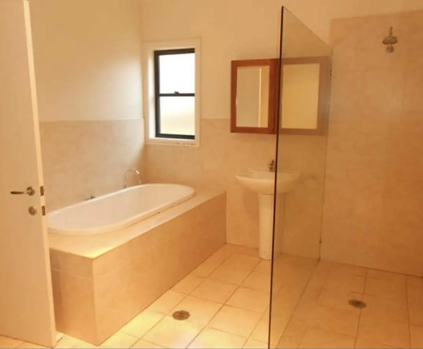 $170, Share-house, 4 bathrooms, Wagga Wagga NSW 2650