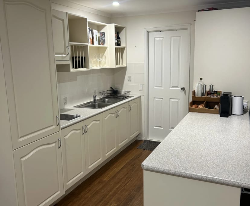 $270, Share-house, 2 bathrooms, Labrador QLD 4215