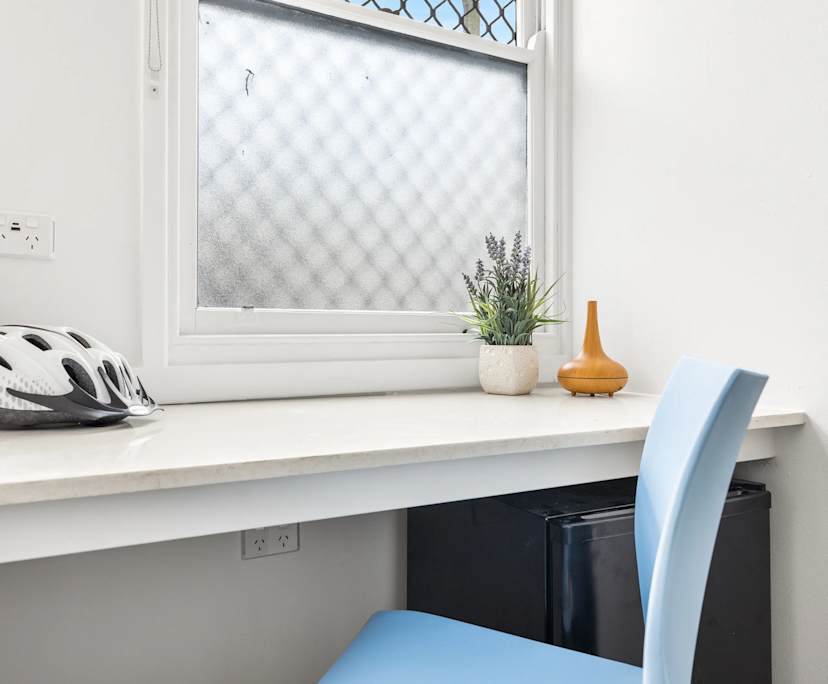 Furnished room in a share house
