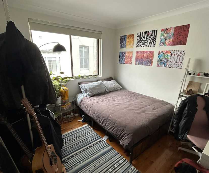Room in a share house