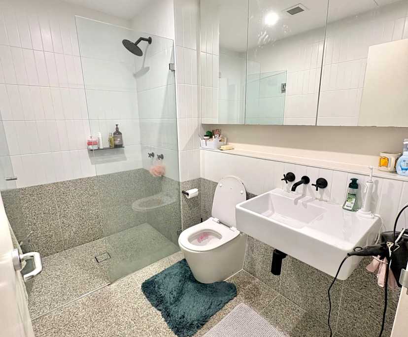 $800, 1-bed, 1 bathroom, Beaconsfield NSW 2015