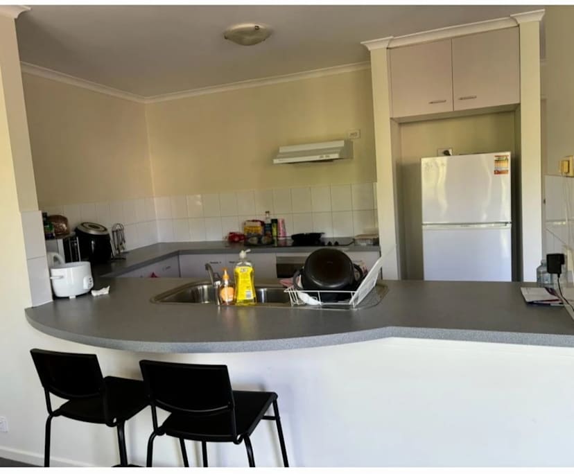 $285, Flatshare, 2 bathrooms, Phillip ACT 2606