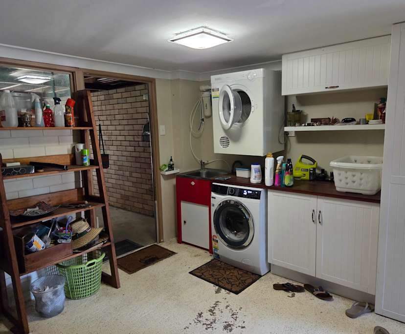 $280, Share-house, 5 bathrooms, Holland Park West QLD 4121