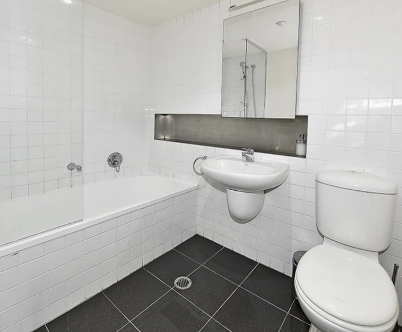 $990, Whole-property, 3 bathrooms, Melbourne VIC 3000