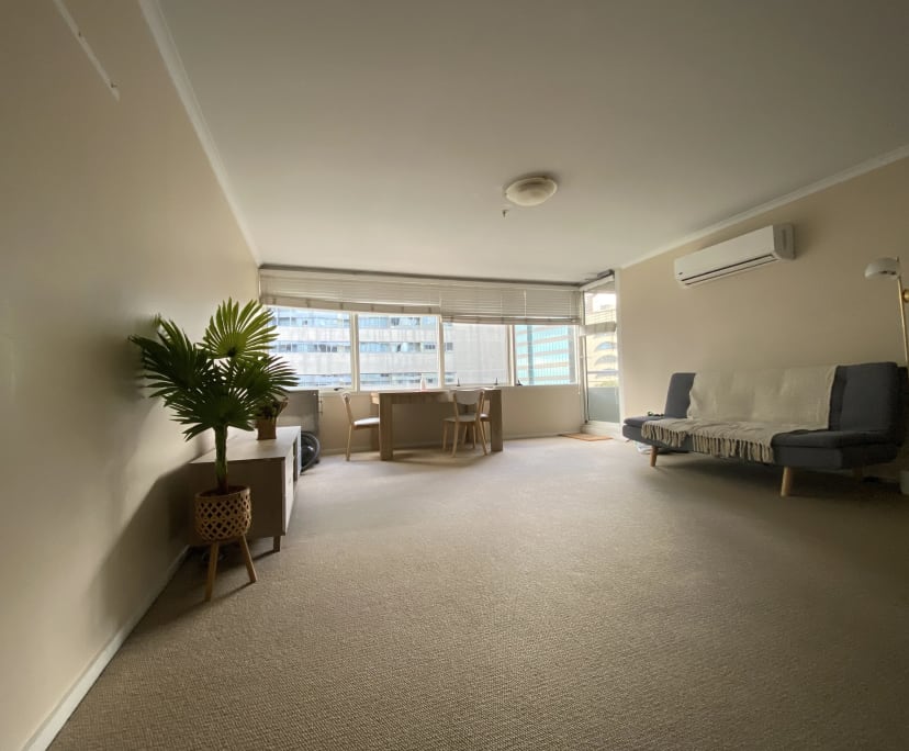 Furnished room in a flatshare