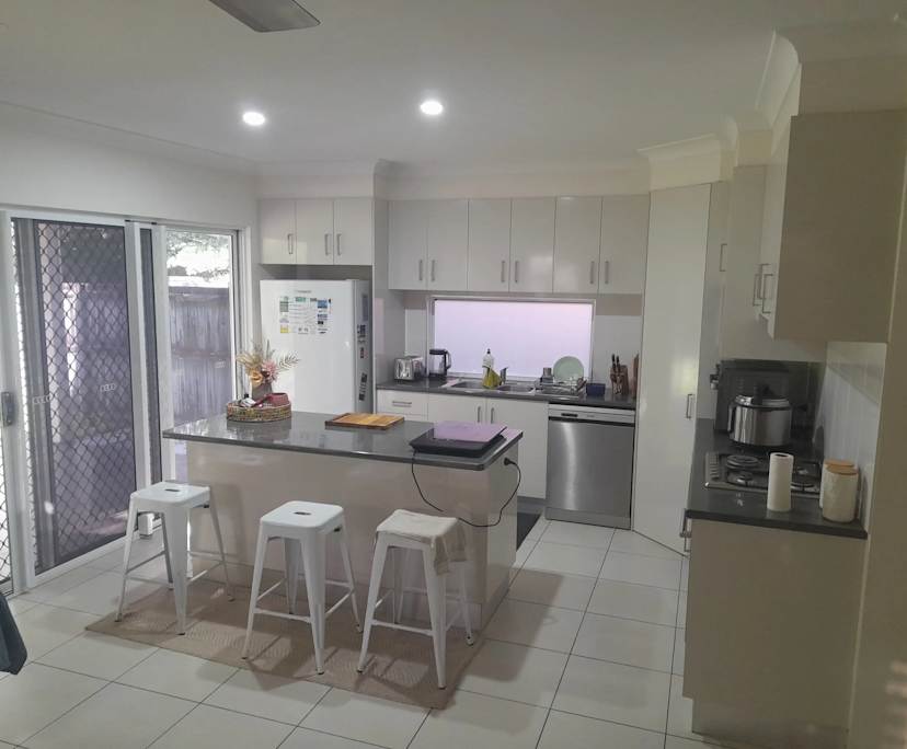 $250, Share-house, 4 bathrooms, Trinity Beach QLD 4879